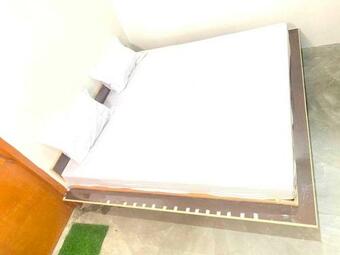 Pop 89264 Hotel Crown