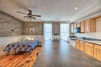 Apartamento Quaint Lowell Studio Near Shopping And Dining!