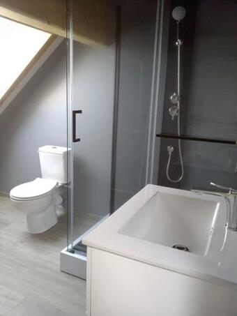 G�te Au Bord De La Rivi�re