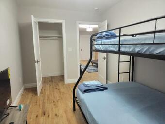 Gorgeous 2 Floor Apartment With 5 Bedrooms And 3 Bath Huge Island In The Kitchen