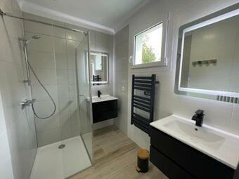 Gite Nieul-le-dolent, 3 Bedrooms, 6 Persons - Fr-1-426-517