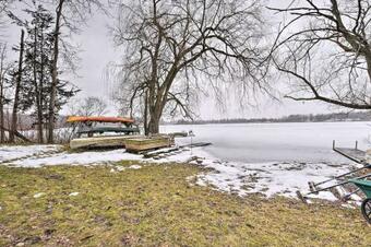 Lakeside Cottage Escape With Private Dock And Deck!