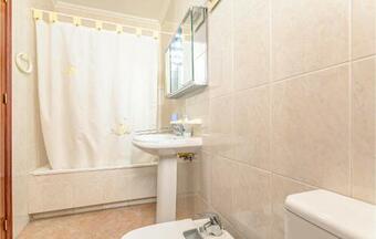 Amazing Home In Zafarraya With Wifi And 4 Bedrooms