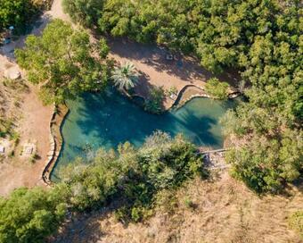 Apartamento Beautiful House In The Heart Of The Springs Valley