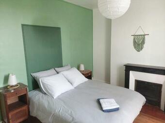 Villa Argenton-sur-creuse, 7 Pi�ces, 15 Personnes - Fr-1-591-356