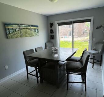 A 3 Bedroom Home! 5 Mins Away From Dt & The Bay!
