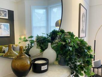 Modern And Bright Three Bed Apartment