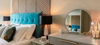 Old School I Your Apartment