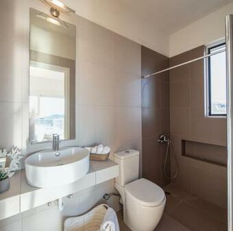 Grand Panoramic Villa Lagonissi