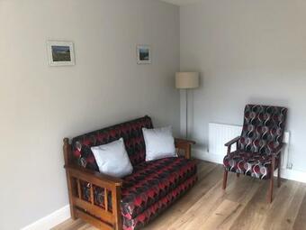 Newly Renovated 1-bed Apartment