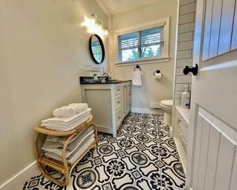 Peaceful Waterfront Cottage On Georgian Bay