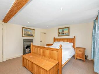 Pass The Keys Grade II Listed Cottage On The Green In Cavendish