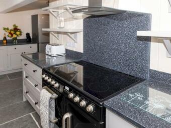 Pass The Keys The Cheese House - Beautifully Restored Farmhouse Near Jurassic Coast