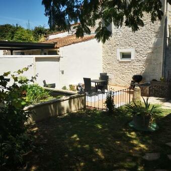 Studio Meubl�e Et �quip�e Avec Jardin Et Terrasse Priv�