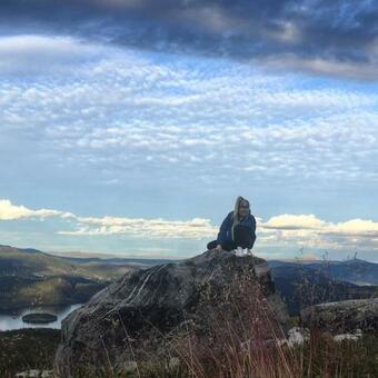 Koselig Hytte I Raudalen