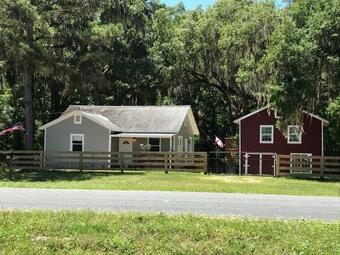 Micanopy Countyline Cottages