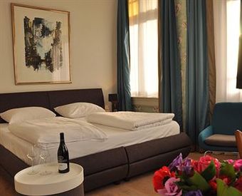 Sandton Hotel De Roskam