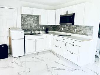 Amazing Private Bedroom With Kitchen