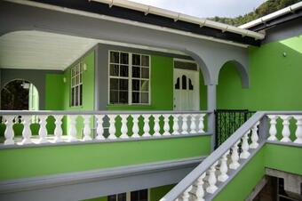 Luxury Double Queen Apartment#5 At The Green Castle In Roseau