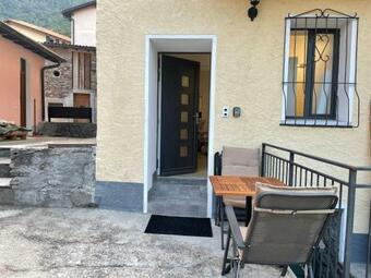 Rainbow Apartment In Lugano [free Parking]