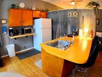 Hotel Salmon River Inn