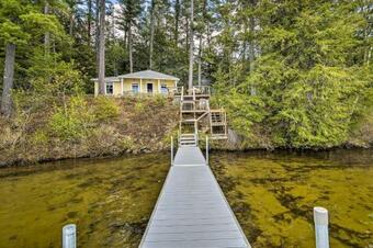 Lakefront Cottage Boat Dock, Patio And Kayaks!