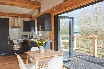 Lodge Waters Edge Retreat