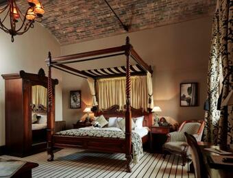 Hotel Peckforton Castle
