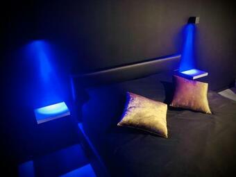 Hostal Love Room Du Pavillon