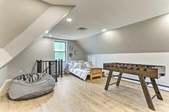 Gorgeous Montgomery Home With Seasonal Pool!