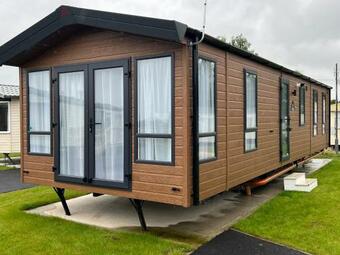 Luxurious 2022 Lodge