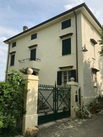 Bed & Breakfast Christy House