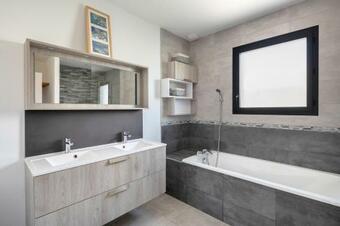 Maison Recente De Plain-pied Avec Piscine A La Plaine Sur Mer