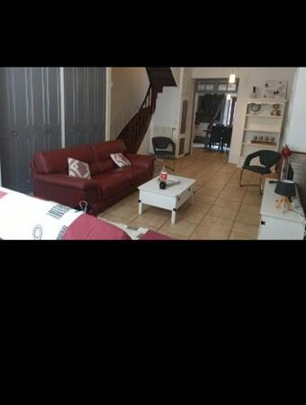 Belle Maison Avec Petit Jardin Et Cour � 10mn Du Tr�s Beau Lac De Sidiailles.