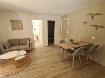 L'annexe De Rose : G�te Au C?ur Des Lacs