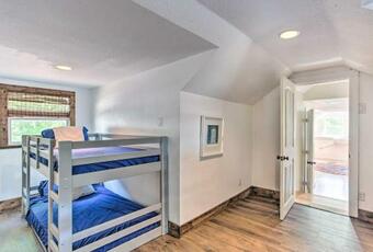 Cozy Lakehouse With Hot Tub, Grill And Fire Pit!