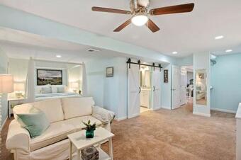 Adorable And Cozy 1 Bedroom Apartment