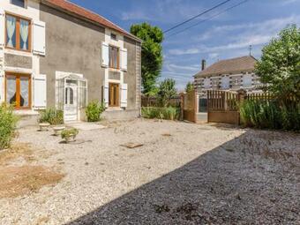 G�te Pargues, 3 Pi�ces, 5 Personnes - Fr-1-543-106