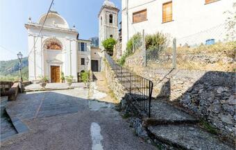 Awesome Home In Camaiore With Wifi And 3 Bedrooms