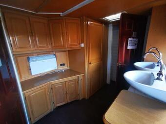 Jurta Sz�ll�s Borg�ta