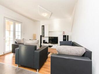 Villa Laura With Pool, Budak, Zadar County