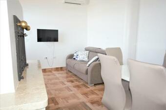 Xxl Holiday Home With Pool