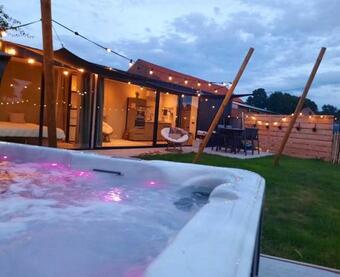 Bed & Breakfast Tussen De Paarden @ De Hoeveschuur