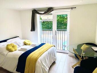 Modern Studio Apartment By Greenrose Serviced Accommodation ,ocean Village ,wifi & Netflix
