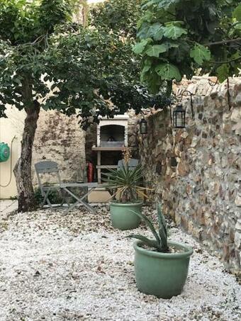Marshalls Retreat - A Fun Cosy Sunny Village House Bar & Garden Nr Uzes