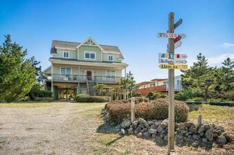 Azohva By Oak Island Accommodations