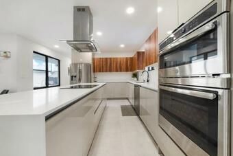 Lux House W/heated Pool,jacuzzi ,basketball Court