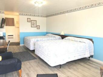 Hotel Fossil Butte #01 - 2 Queens Room