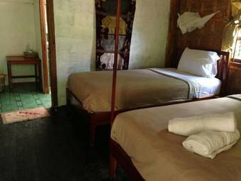 Hostal Ban Lao Sunset Bungalow