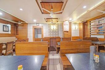 Townhouse 907 Hotel Navjivan